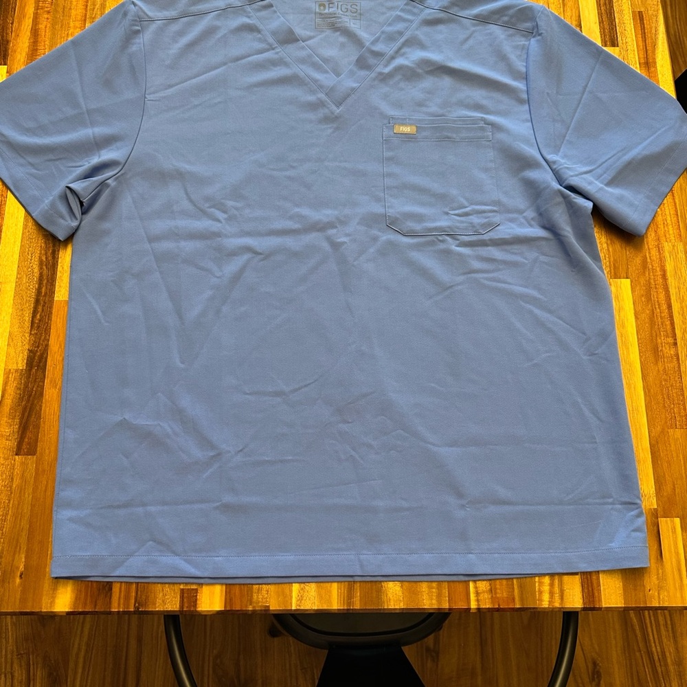Figs Men's Short Sleeve Blue V-Neck Scrub Tops